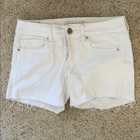 White Denim Shorts Size 6 - Picture 1 of 4